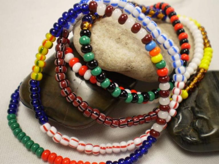 Collares de santería, colores y su significado Orula Signos de Ifa